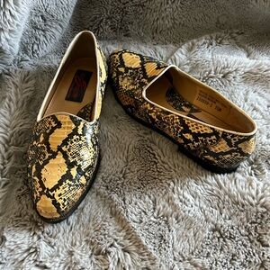 Giorgio Brutini Yellow and Black Snakeskin Loafers